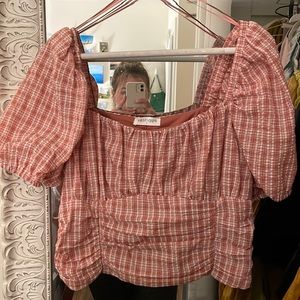 Vestique red and white puff sleeve top